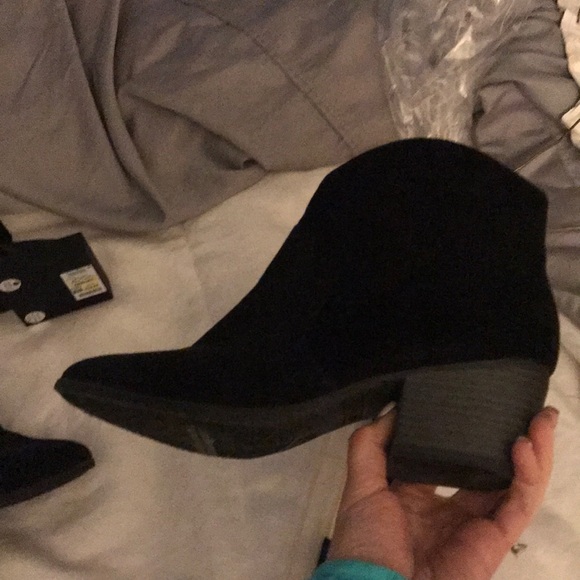 Black ankle boots - Picture 2 of 3